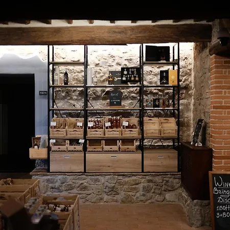 Vin - Wine And Lantgård