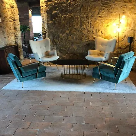 مزرعة للإقامة Vin - Wine And